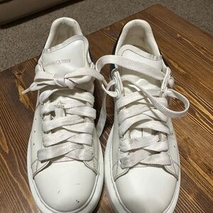 Alexander McQueen Women's Oversized Sneaker in White/Black